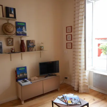 Lamande's Veronique Apartman